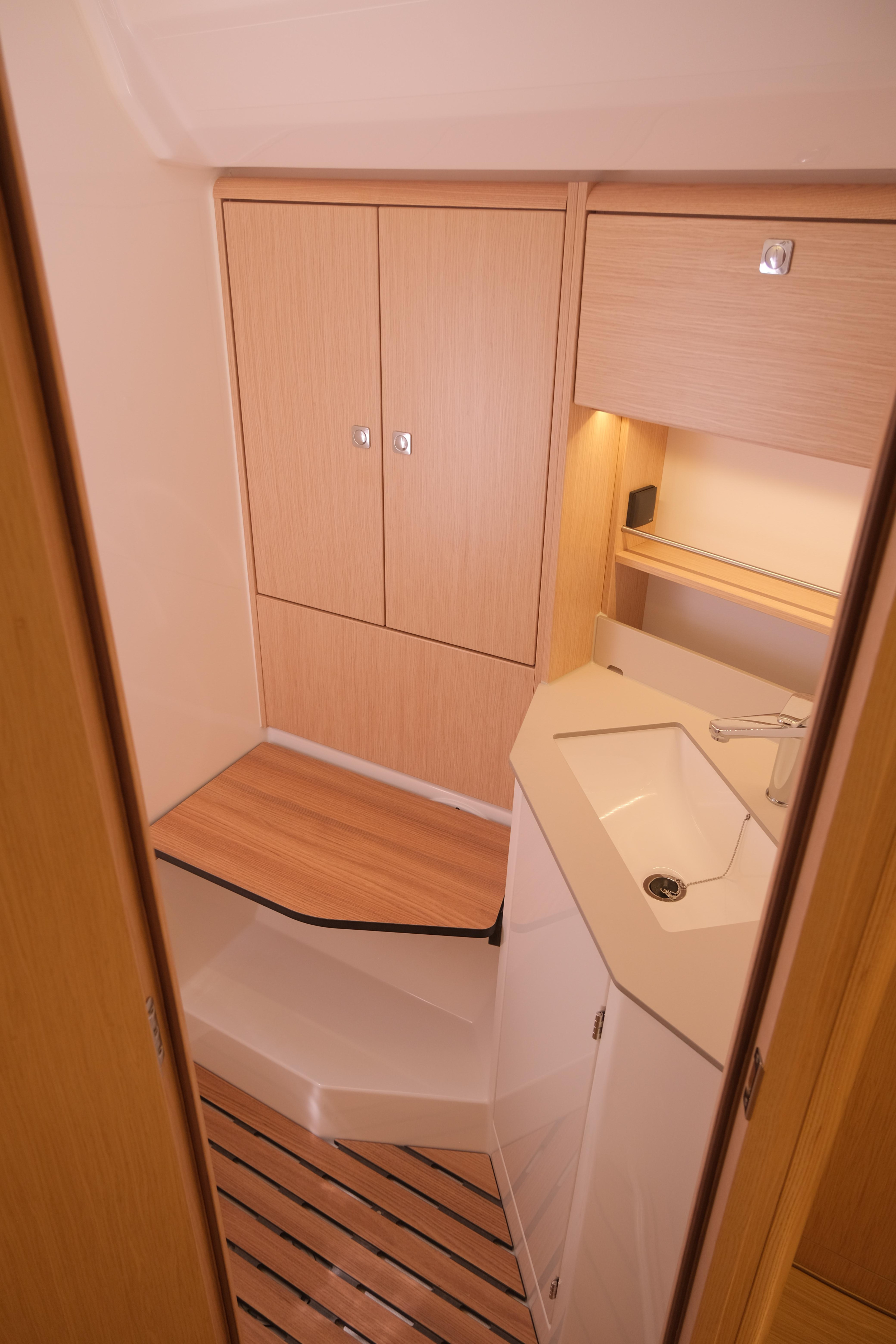 Bavaria C46 - 3 cab. — photo 22