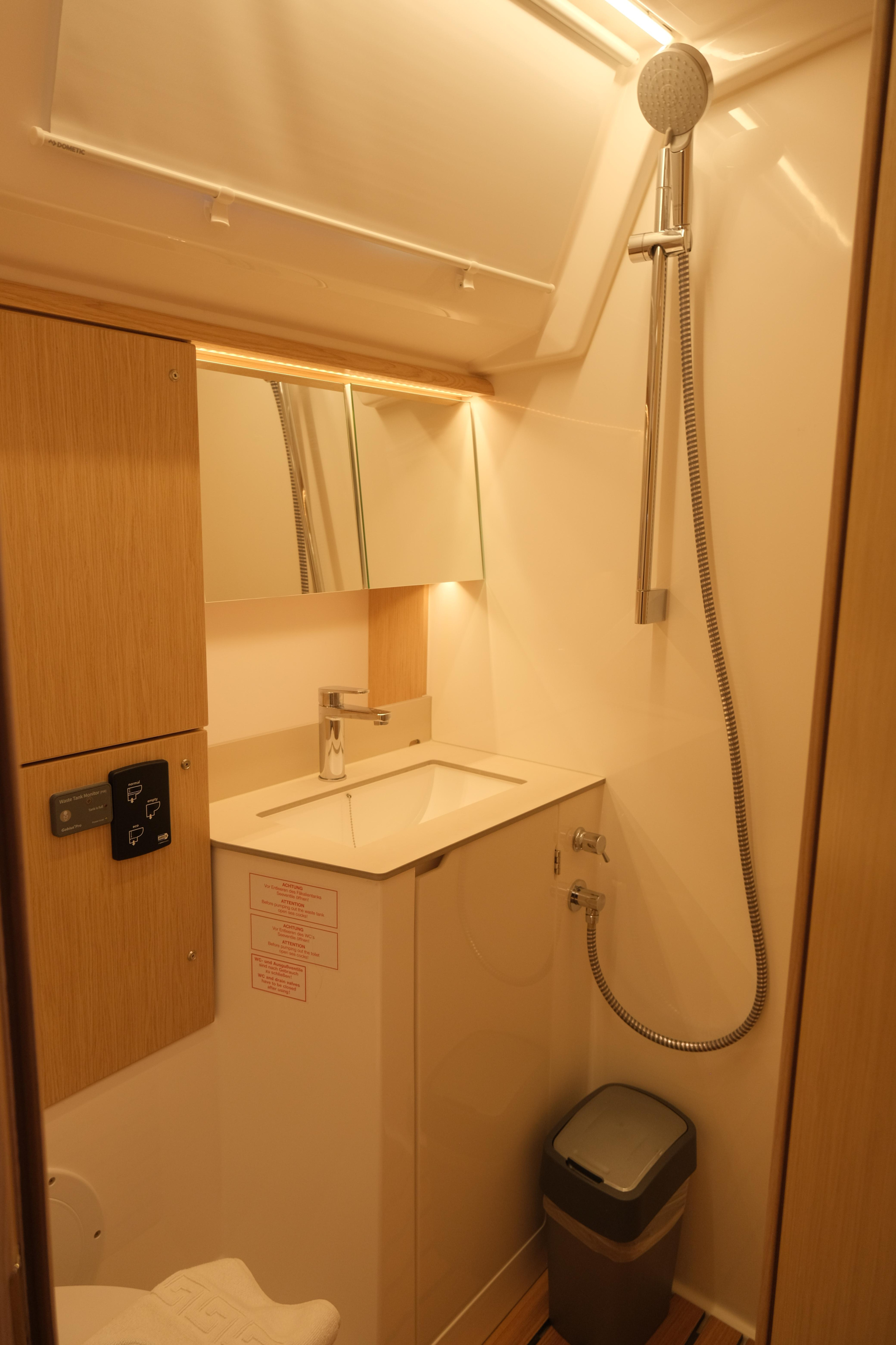 Bavaria C46 - 3 cab. — photo 25