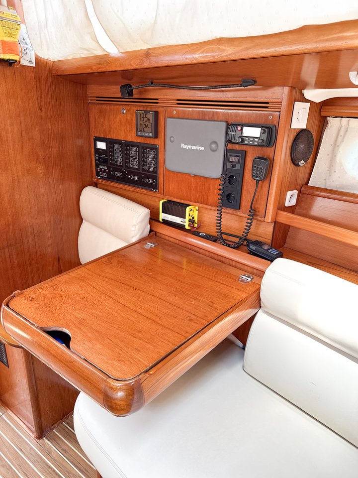 Sun Odyssey 40.3 — photo 7