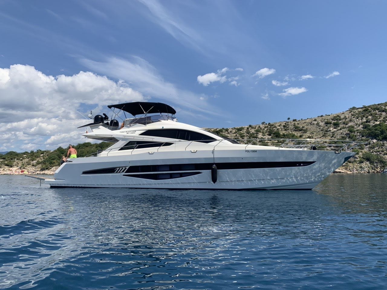 Galeon 700 Skydeck - 4 + 1 cab. — photo 1