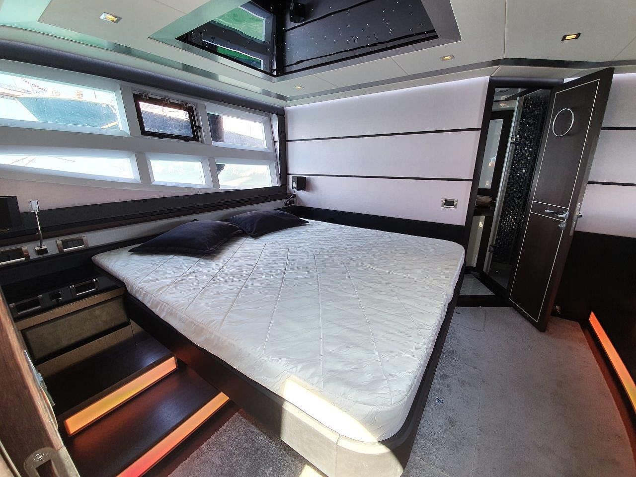 Galeon 700 Skydeck - 4 + 1 cab. — photo 13
