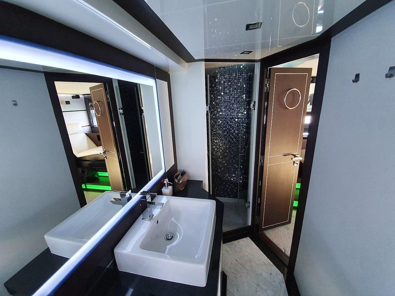 Galeon 700 Skydeck - 4 + 1 cab. — photo 17