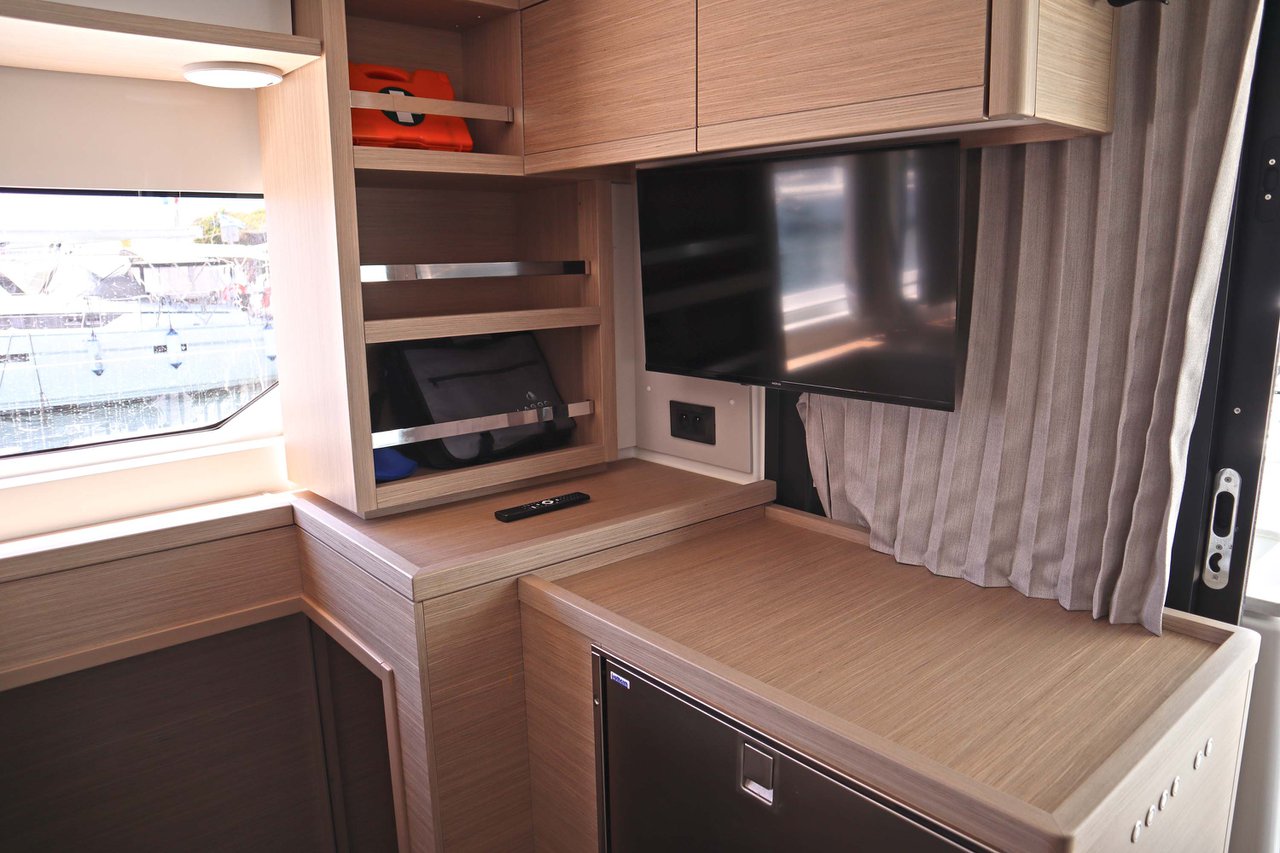 Lagoon 46 Fly — photo 9
