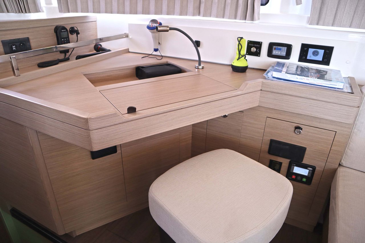 Lagoon 46 Fly — photo 18