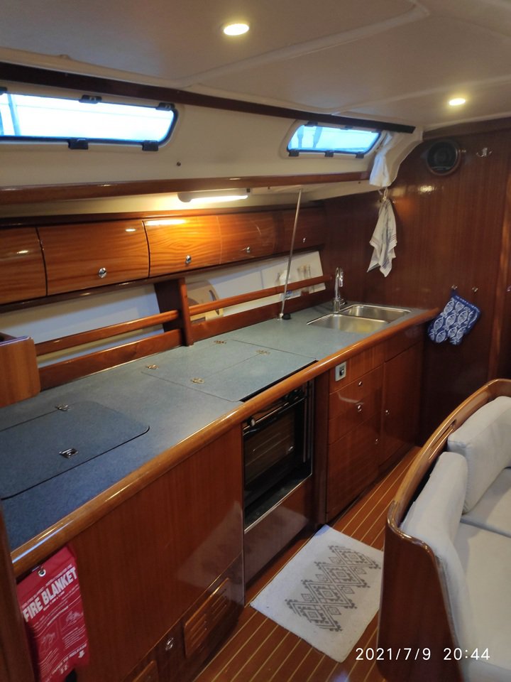 Bavaria 44 — photo 7