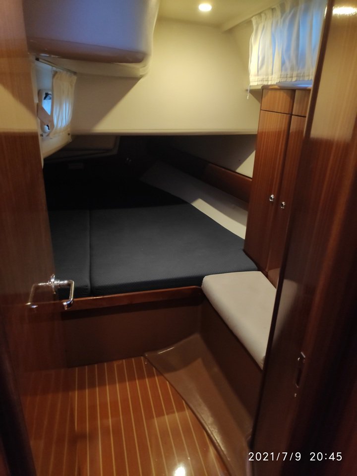 Bavaria 44 — photo 9