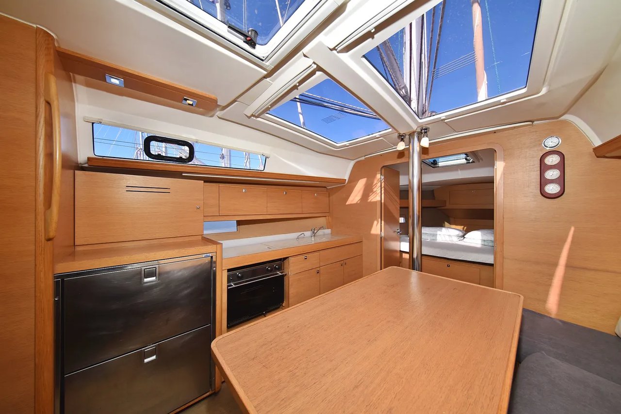 Dufour 382 GL — photo 7