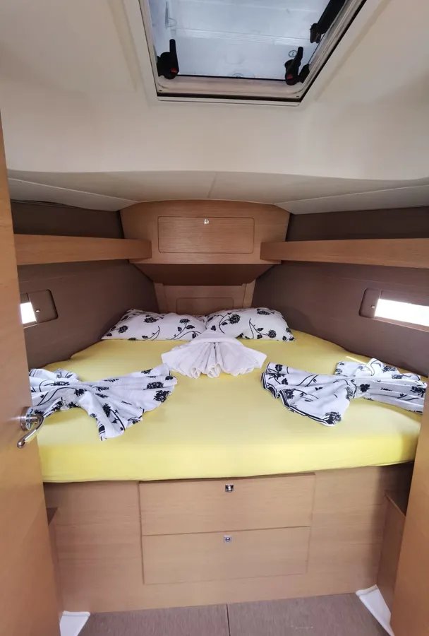 Dufour 382 GL — photo 8