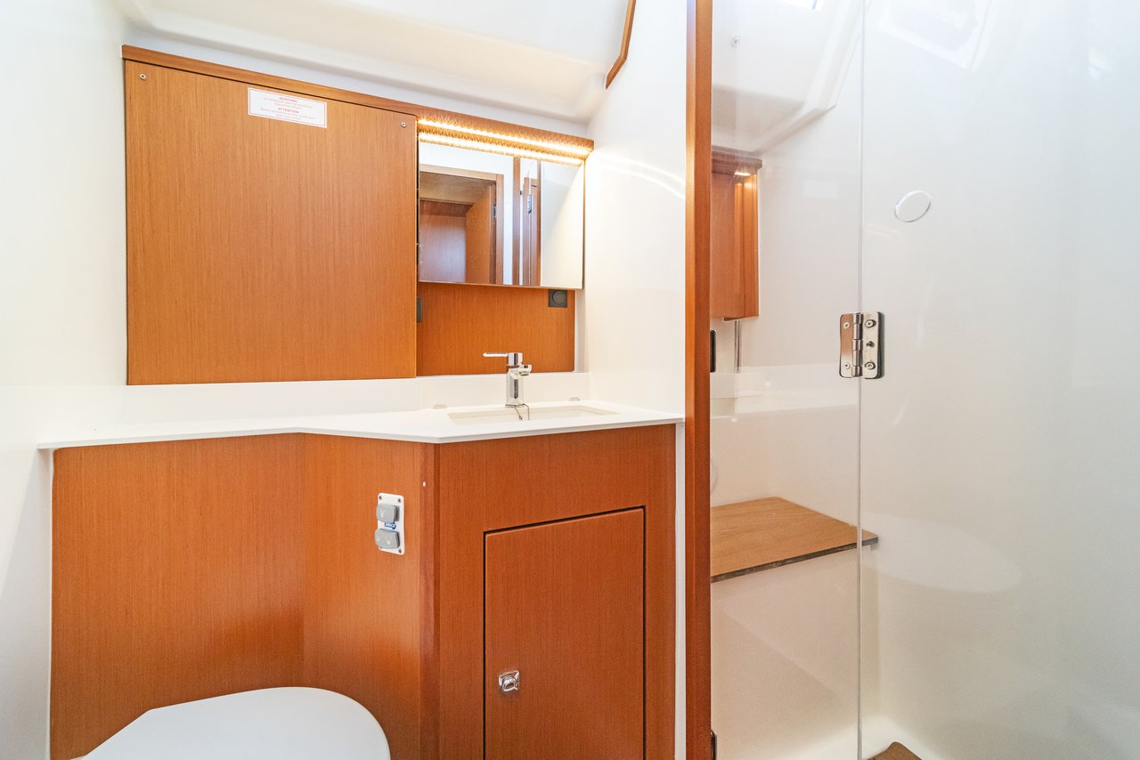 Bavaria C57 - 5 + 1 cab. — photo 8