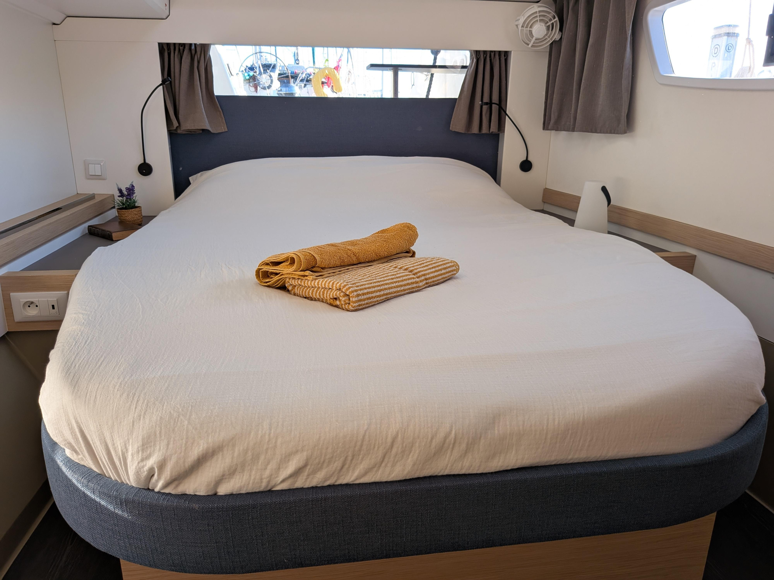 Fountaine Pajot Astrea 42 — photo 8
