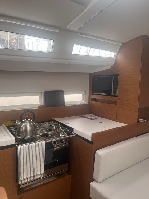 Sun Odyssey 410 - 3 cab. — photo 9