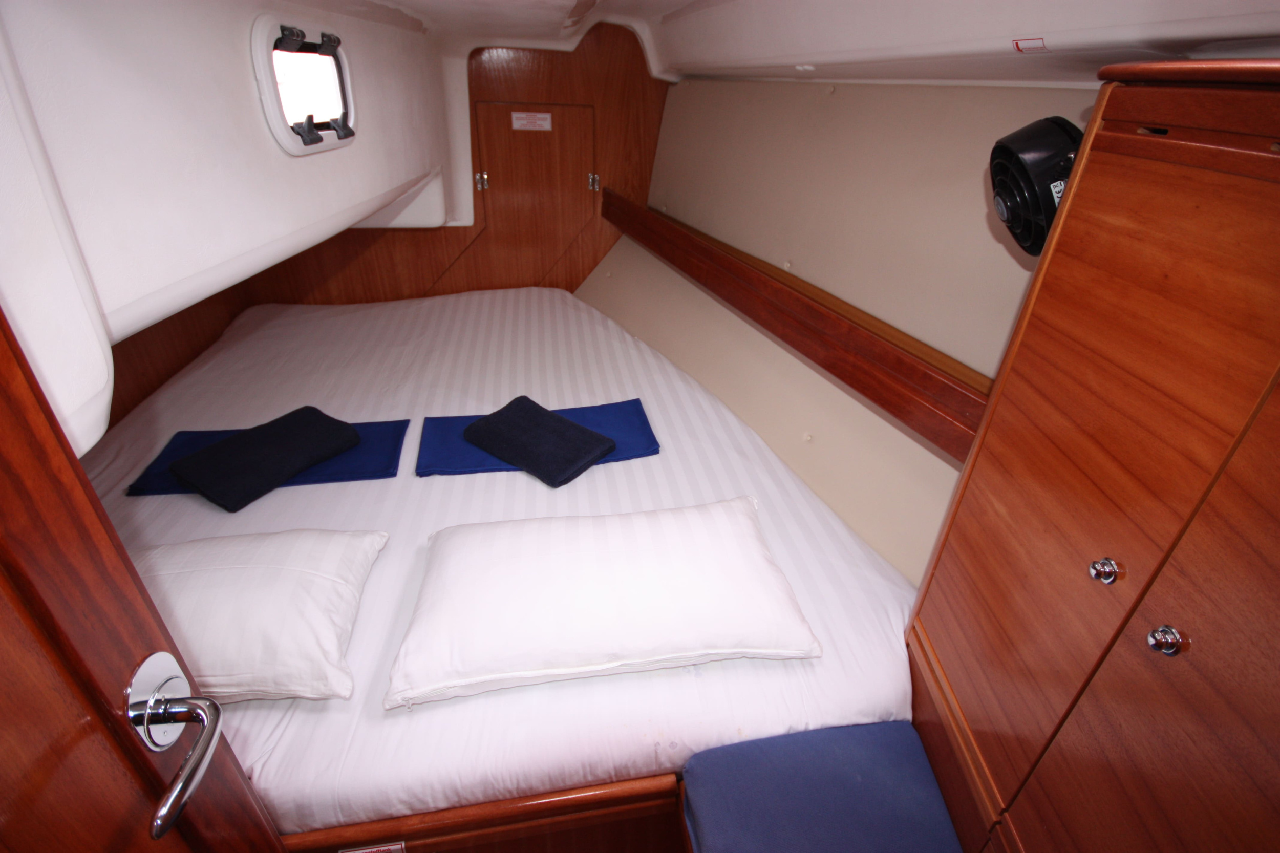 Bavaria Cruiser 34 — photo 25