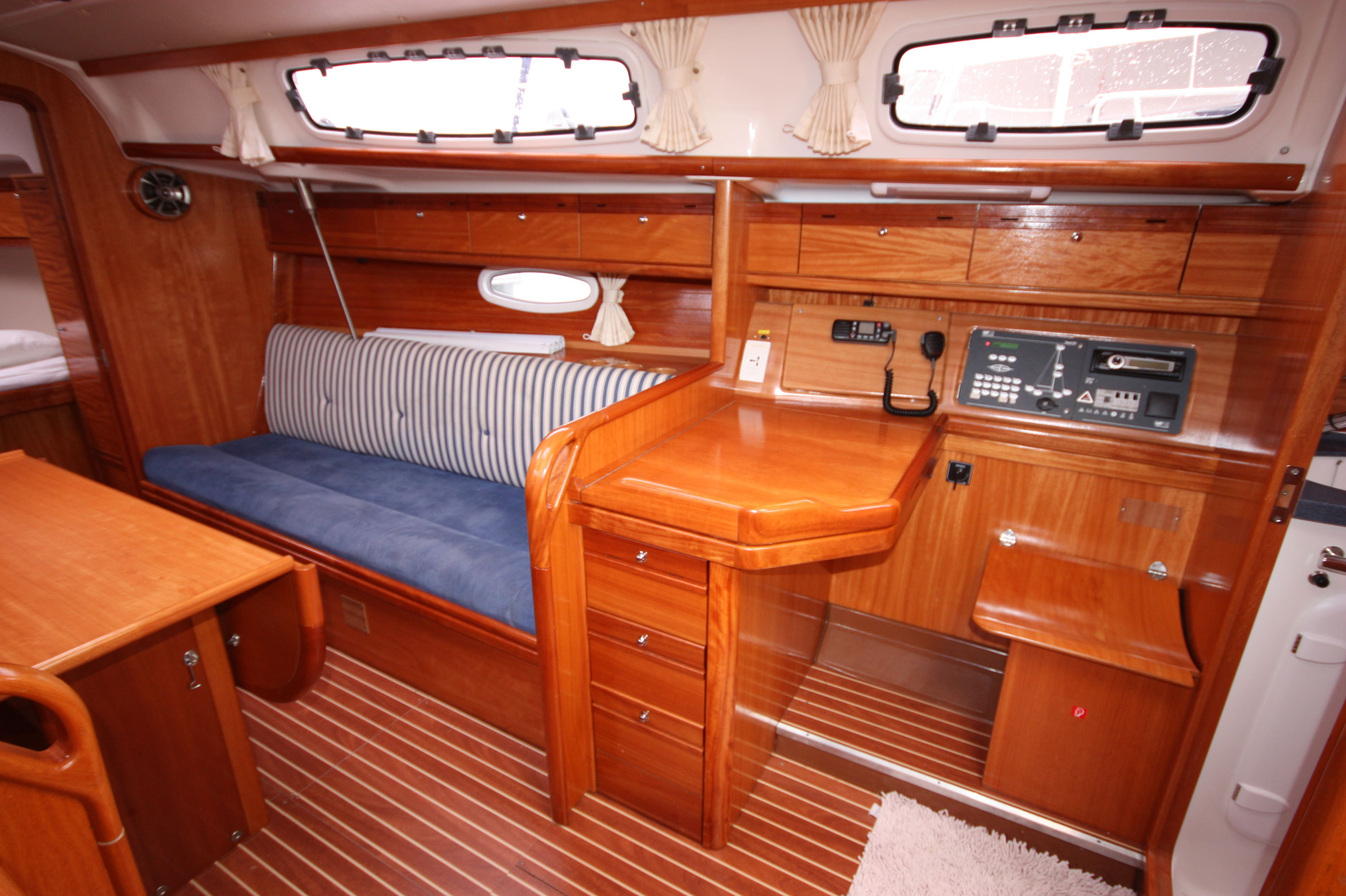 Bavaria Cruiser 34 — photo 26