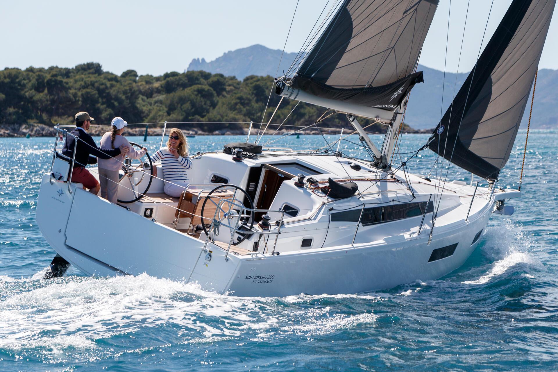 Sun Odyssey 350 - 2 cab. — photo 7