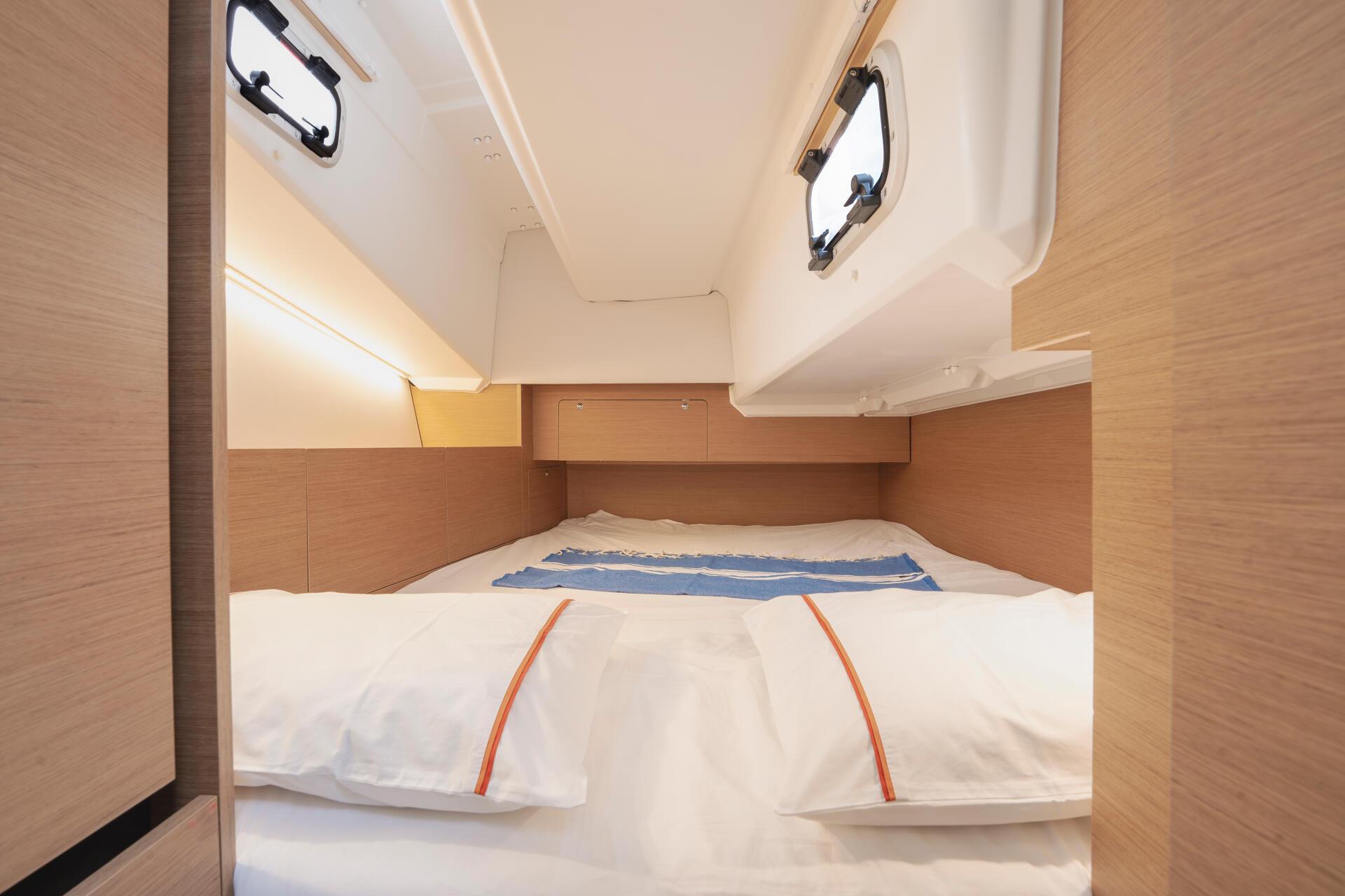 Sun Odyssey 350 - 2 cab. — photo 13