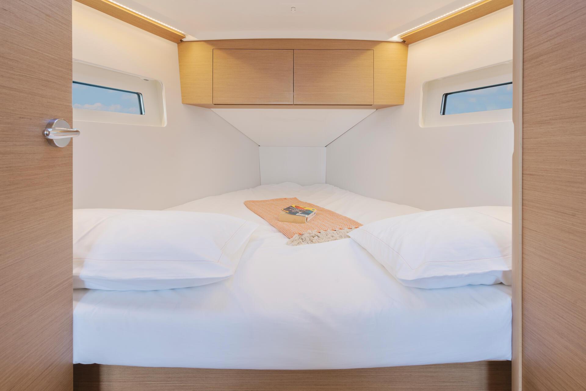 Sun Odyssey 350 - 2 cab. — photo 16
