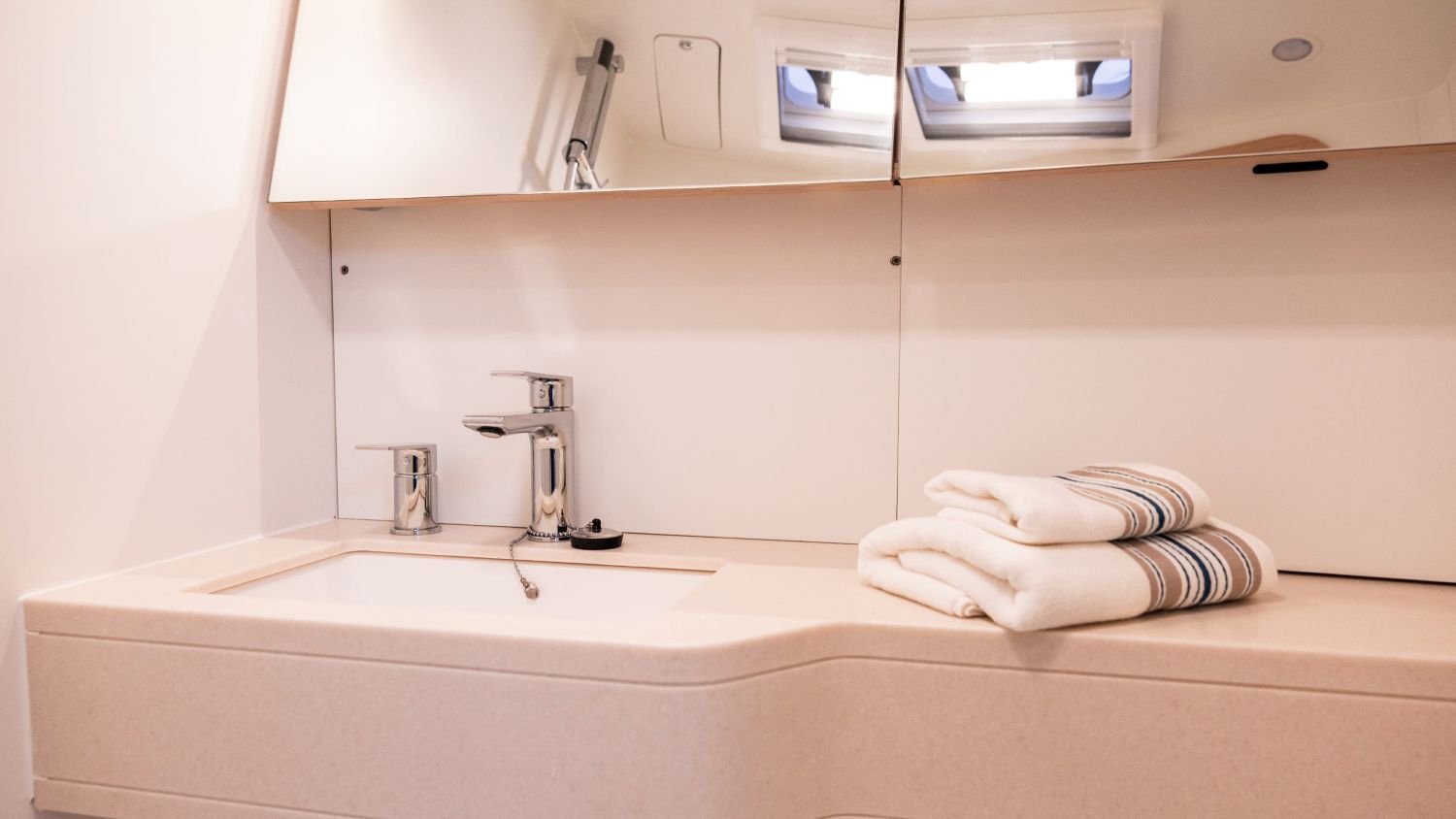 Dufour 44 - 3 cab. — photo 11