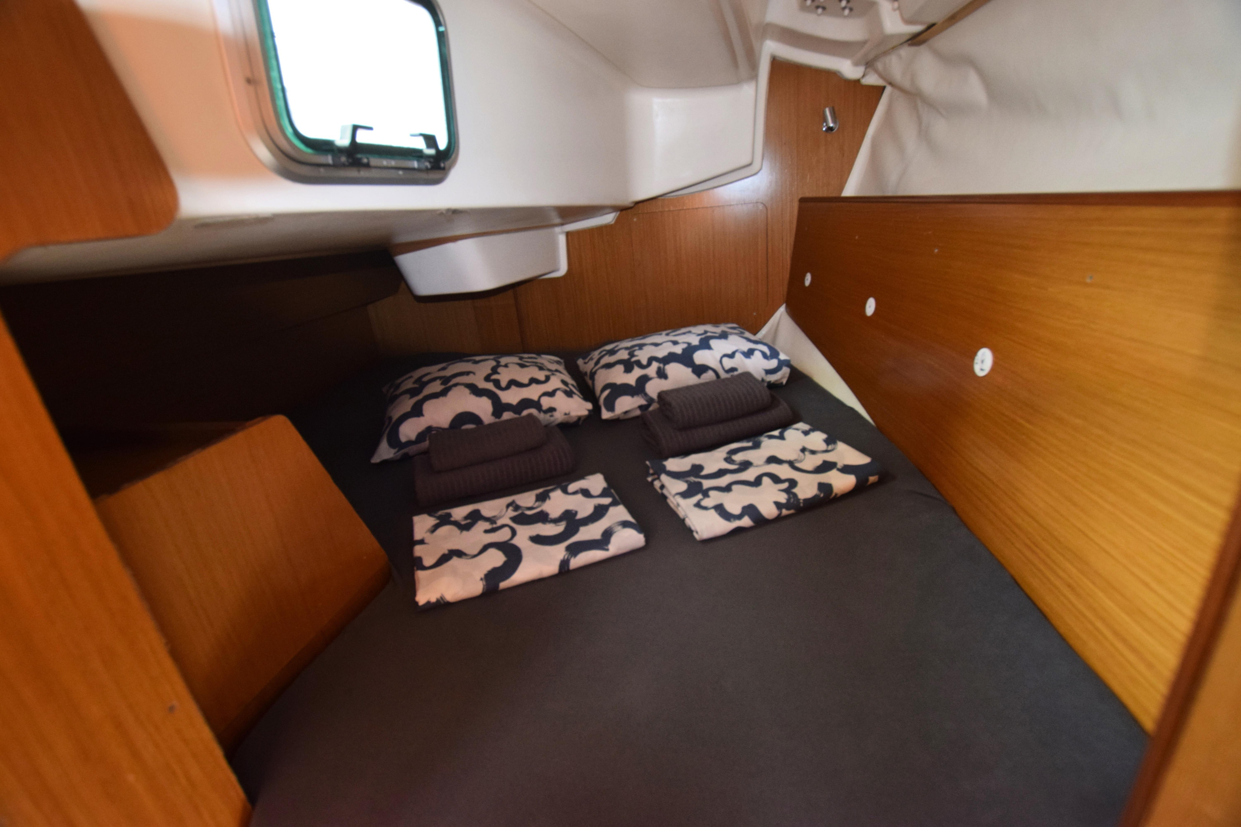 Sun Odyssey 32i — photo 10