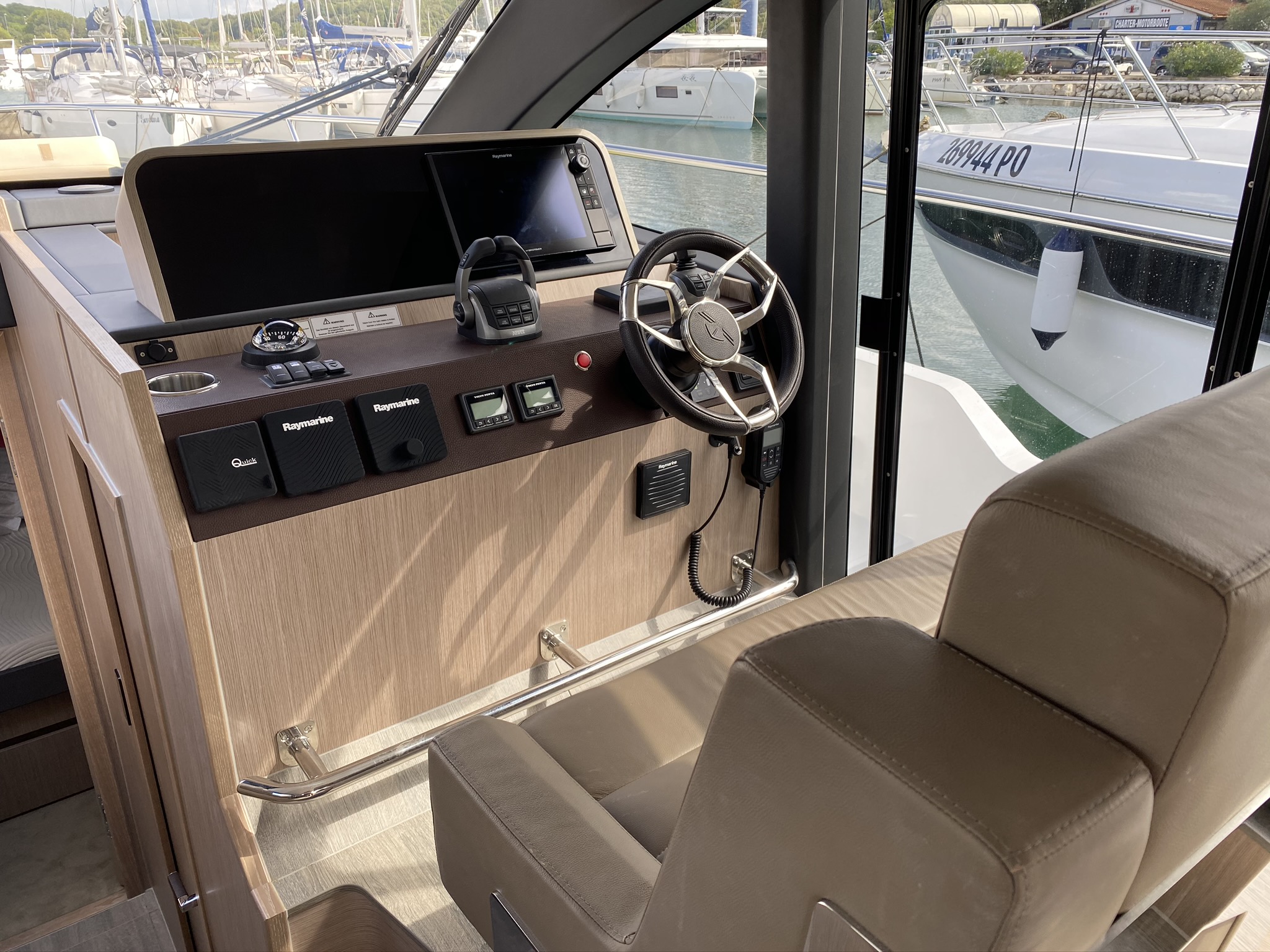 Sealine F430 — photo 6