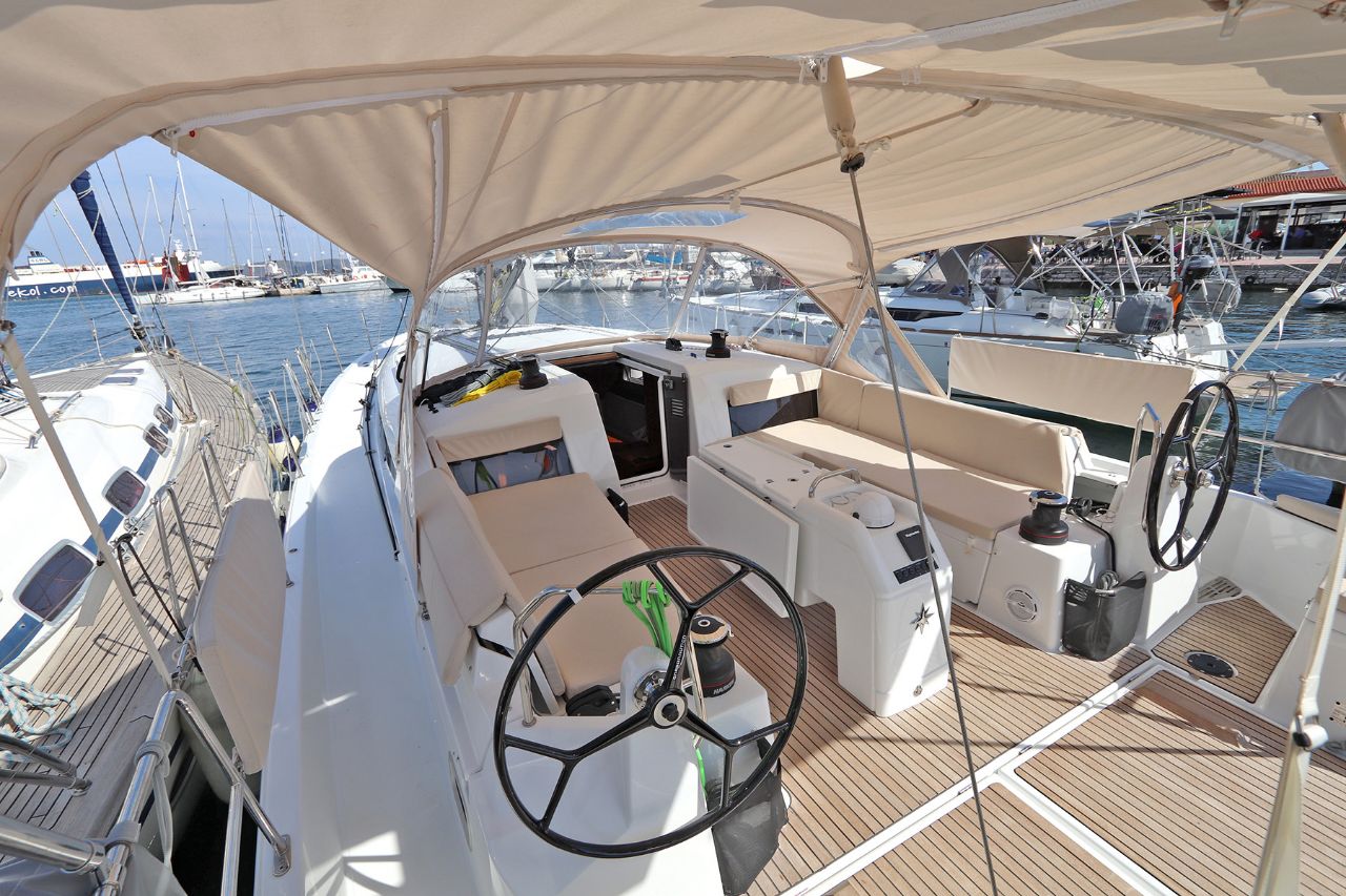 Photo #4 - Sun Odyssey 490 - 5 cab. (Avra) in Lavrion - 44419