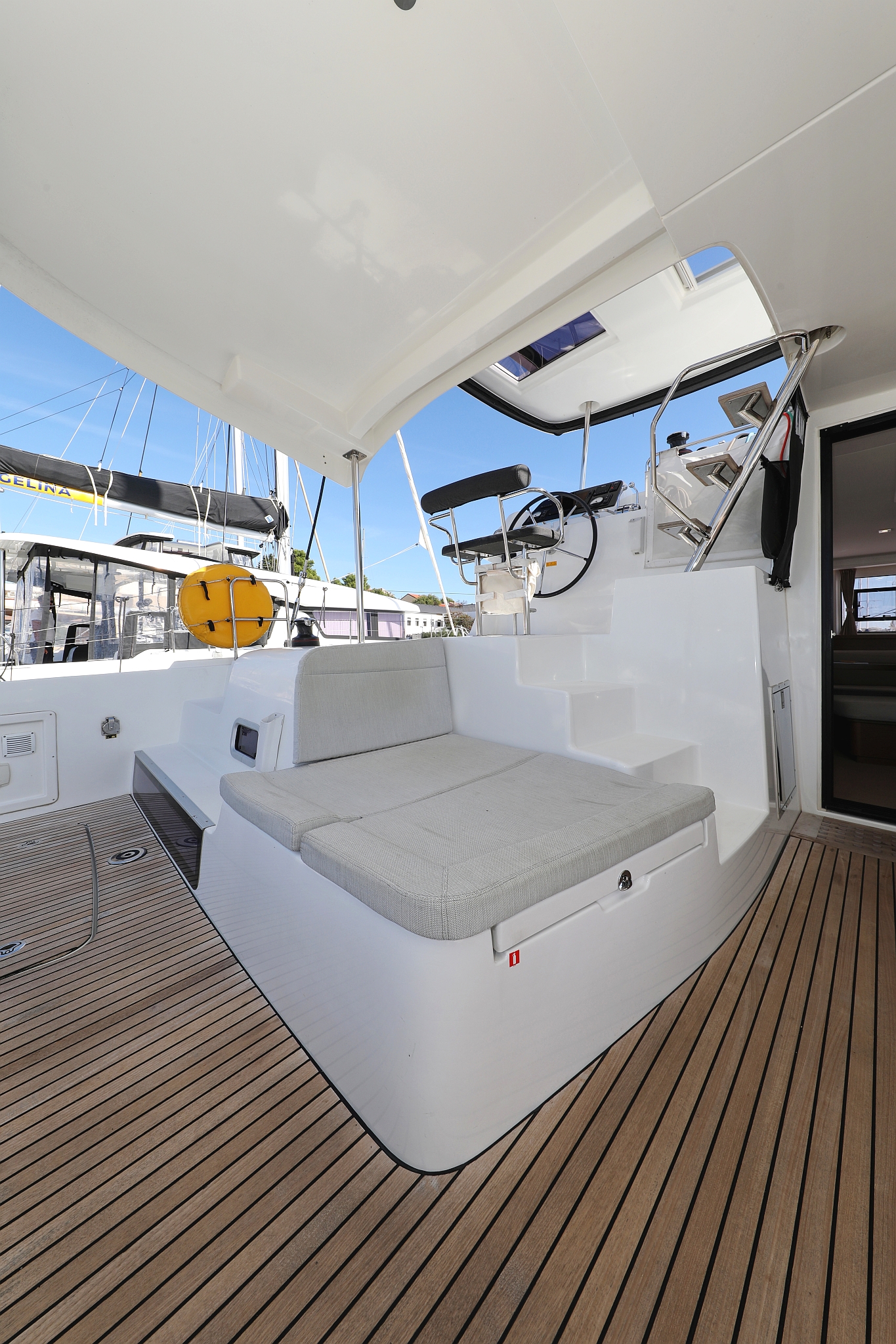 Photo #6 - Lagoon 42 - 4 + 2 cab. (Media Luna) in Sibenik - 44440