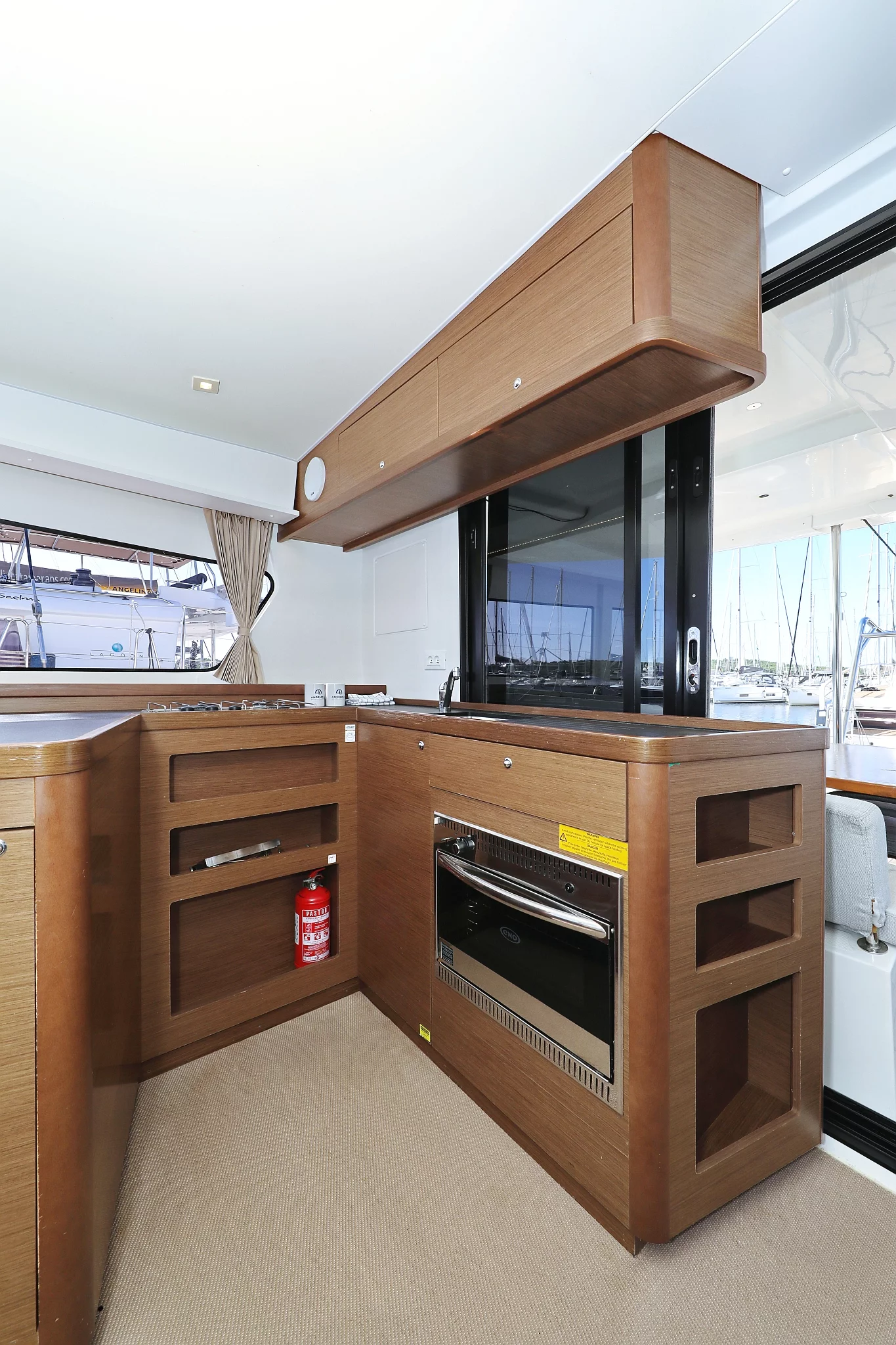Lagoon 42 - 4 + 2 cab. (Media Luna)  - 38