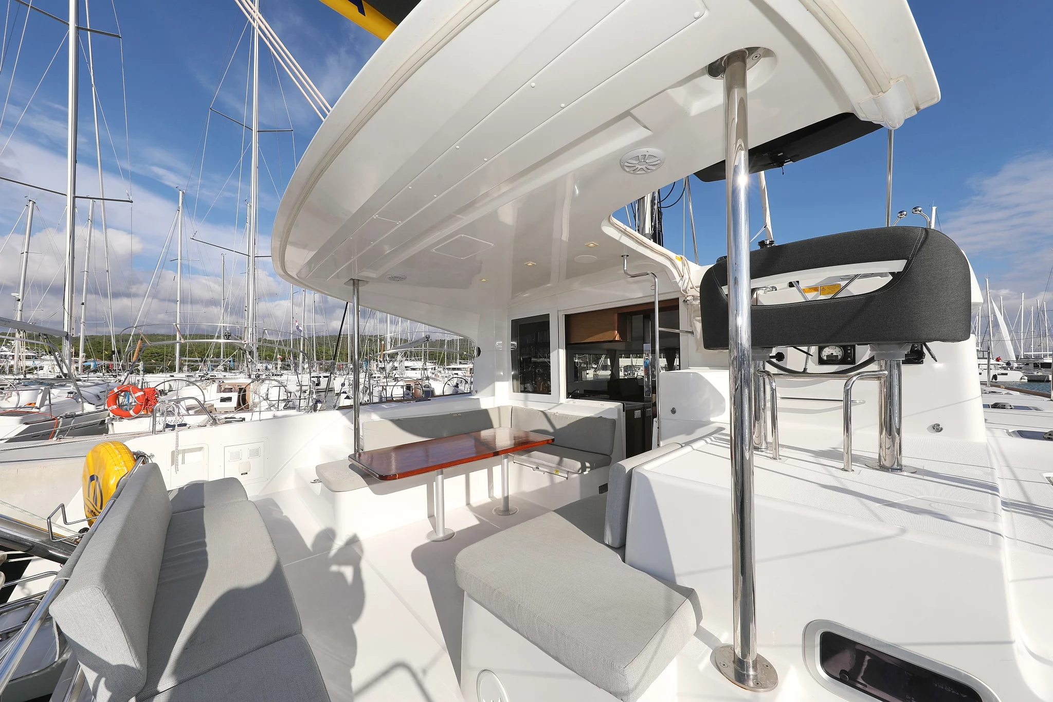 Lagoon 40 - 4 + 2 cab (La Luna)  - 4