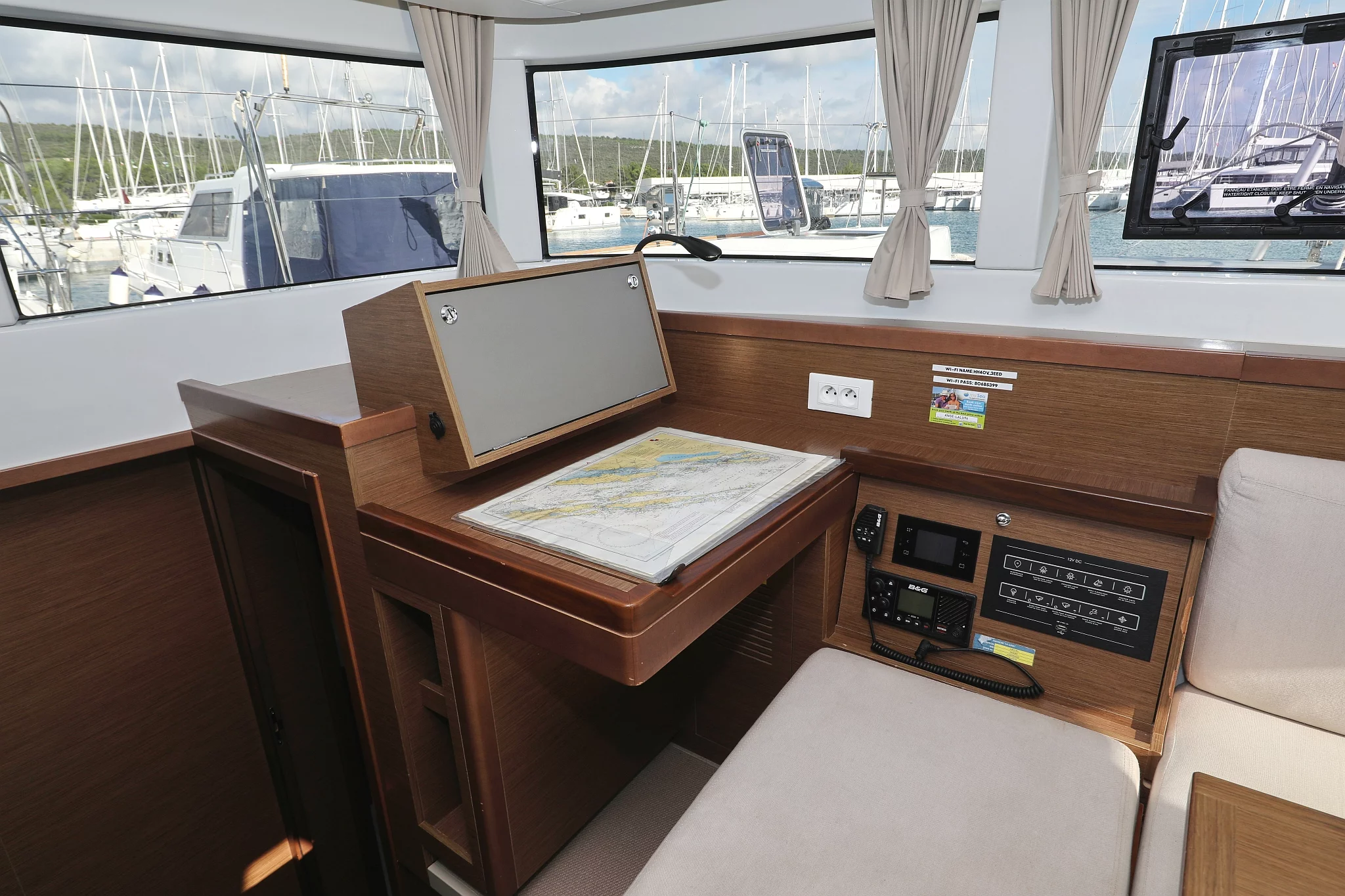 Lagoon 40 - 4 + 2 cab (La Luna)  - 21