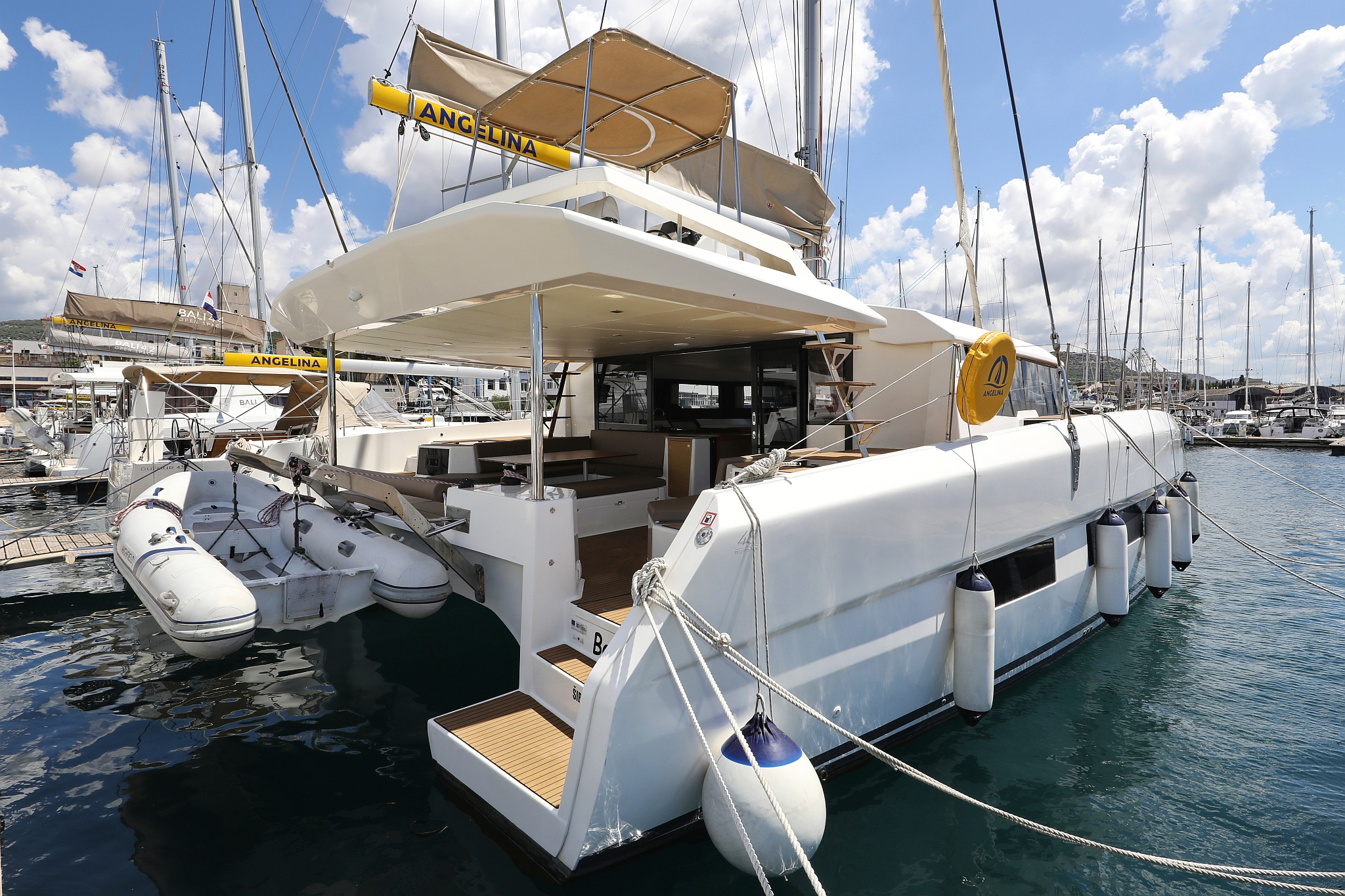 Photo #3 - Dufour 48 Catamaran - 5 + 1 cab. (Be Mine) en Sibenik - 44443