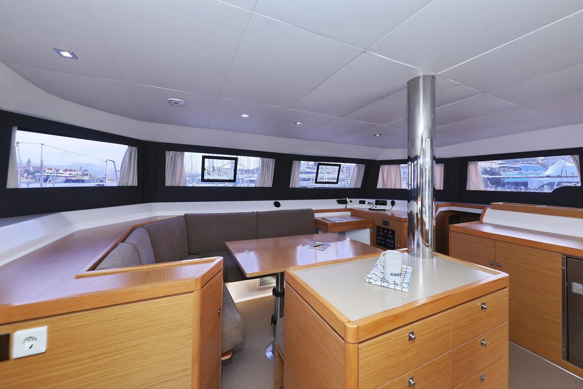 Dufour 48 Catamaran - 5 + 1 cab. (Be Mine)  - 12