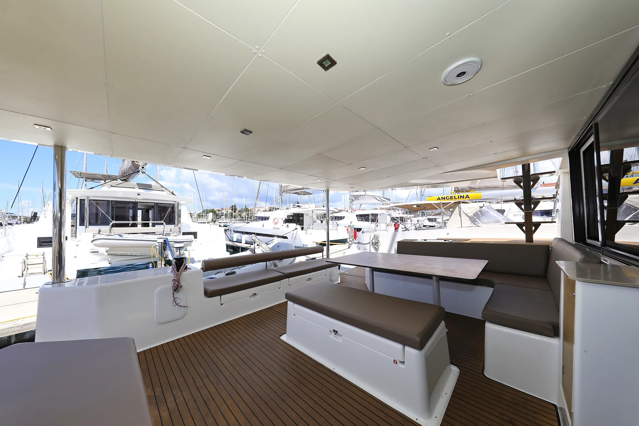 Dufour 48 Catamaran - 5 + 1 cab. (Make Me Yours)  - 4