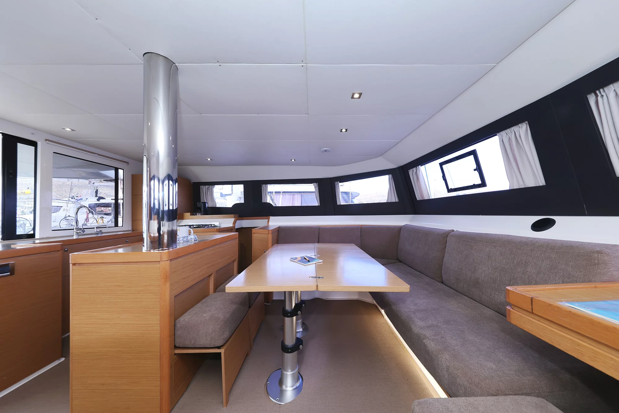 Dufour 48 Catamaran - 5 + 1 cab. (Make Me Yours)  - 13
