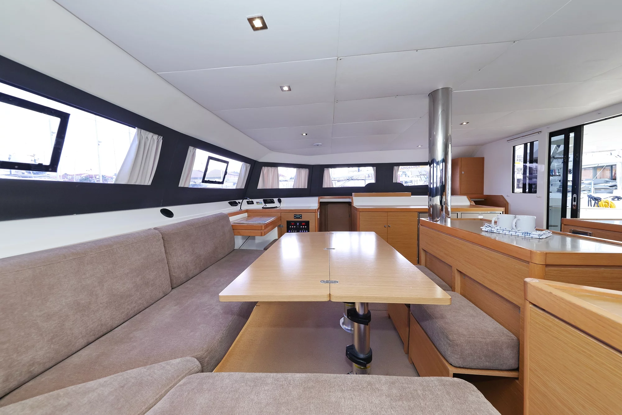 Dufour 48 Catamaran - 5 + 1 cab. (Make Me Yours)  - 15