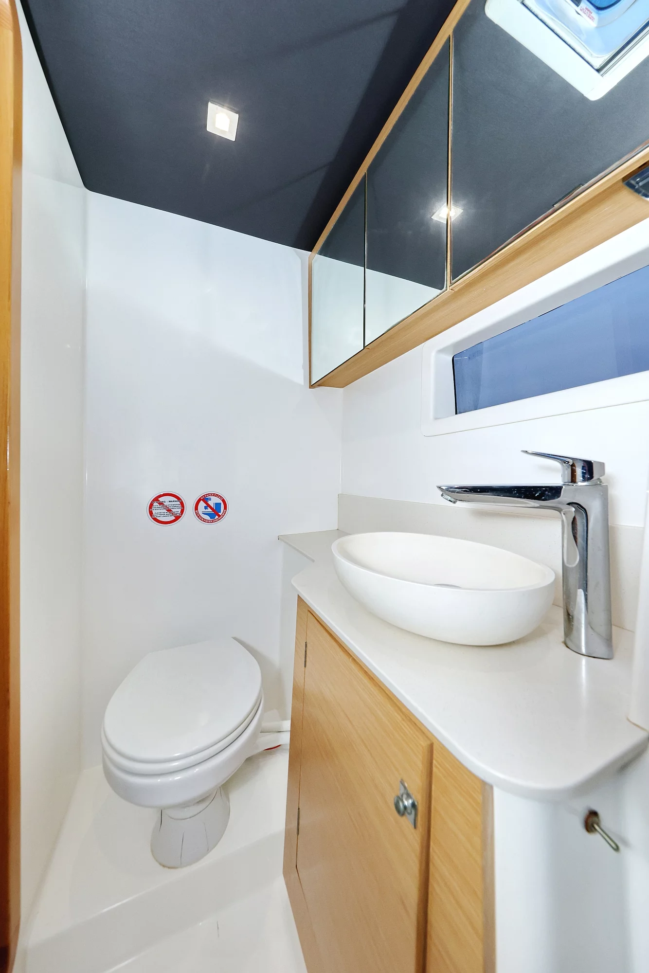 Dufour 48 Catamaran - 5 + 1 cab. (Make Me Yours)  - 35