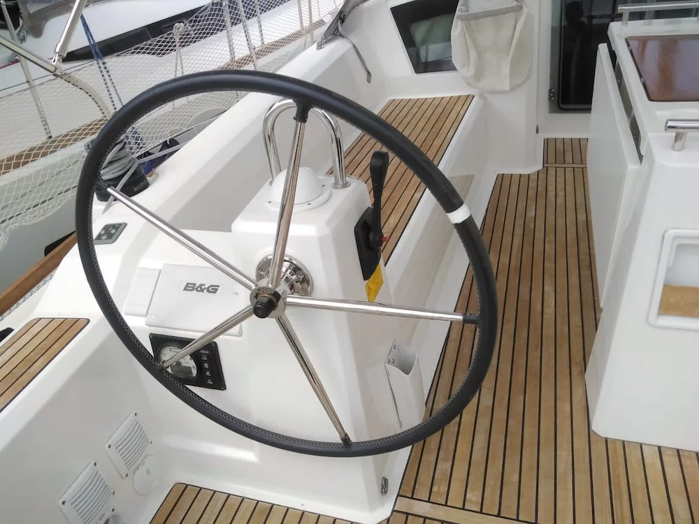 Oceanis 38.1 (Bordeaux)  - 2