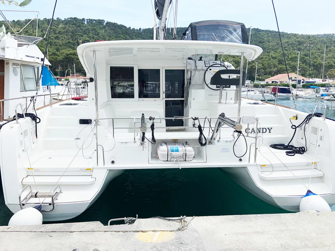 Lagoon 40 - 4 + 2 cab (Candy)  - 3