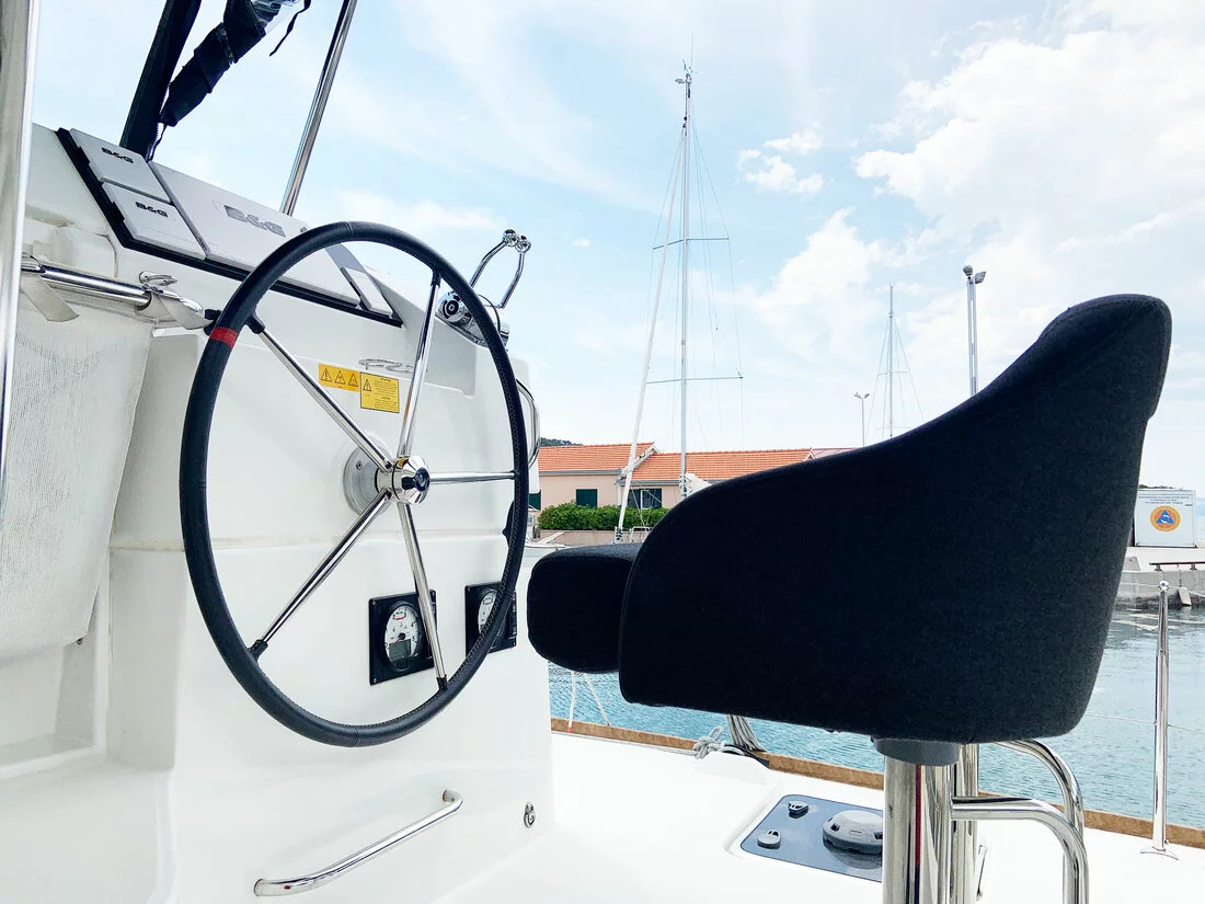 Lagoon 40 - 4 + 2 cab (Candy)  - 10