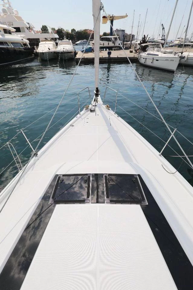 Oceanis 46.1 (Mr.White)  - 33