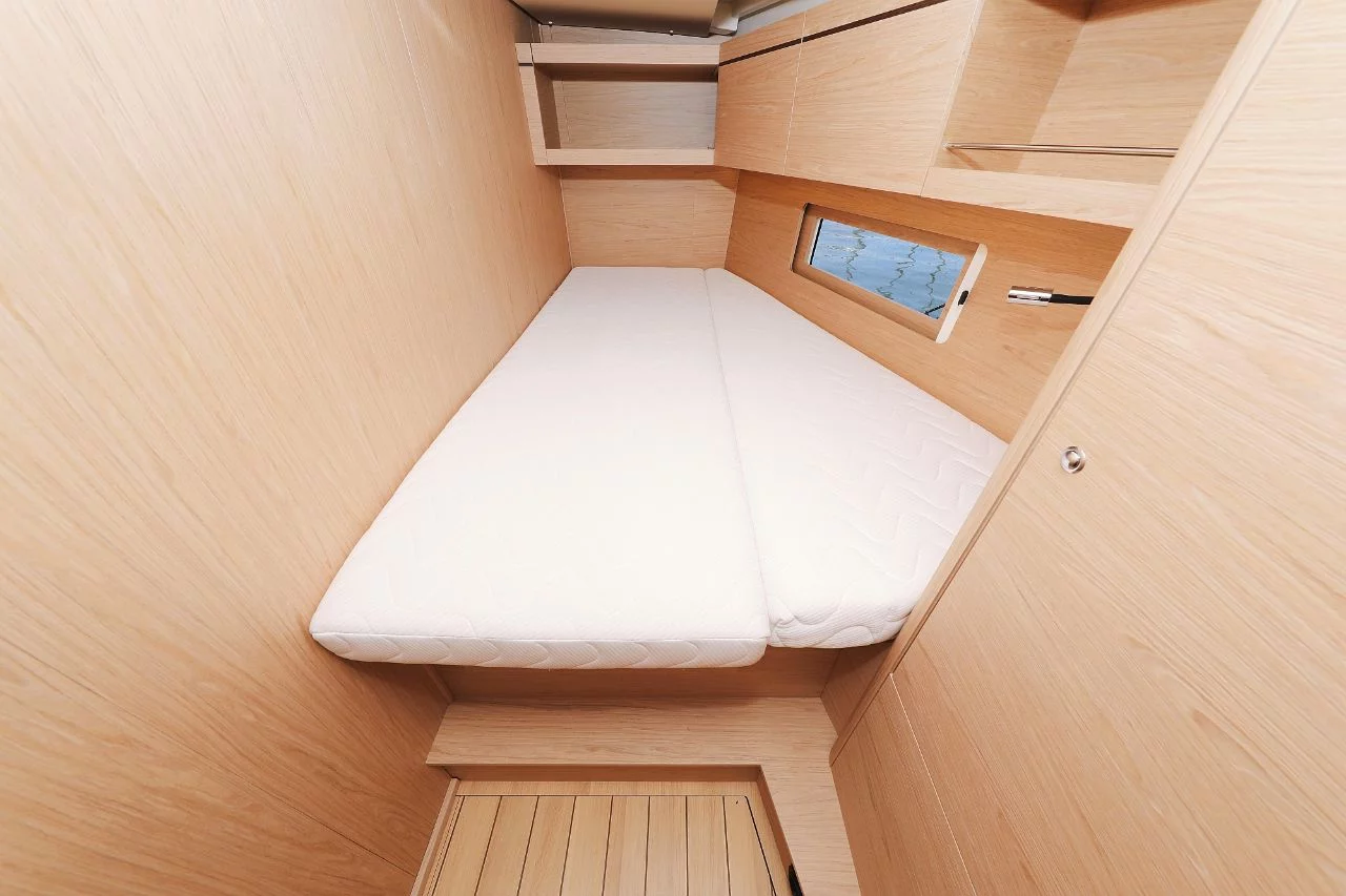 Oceanis 46.1 (Mr.White)  - 15