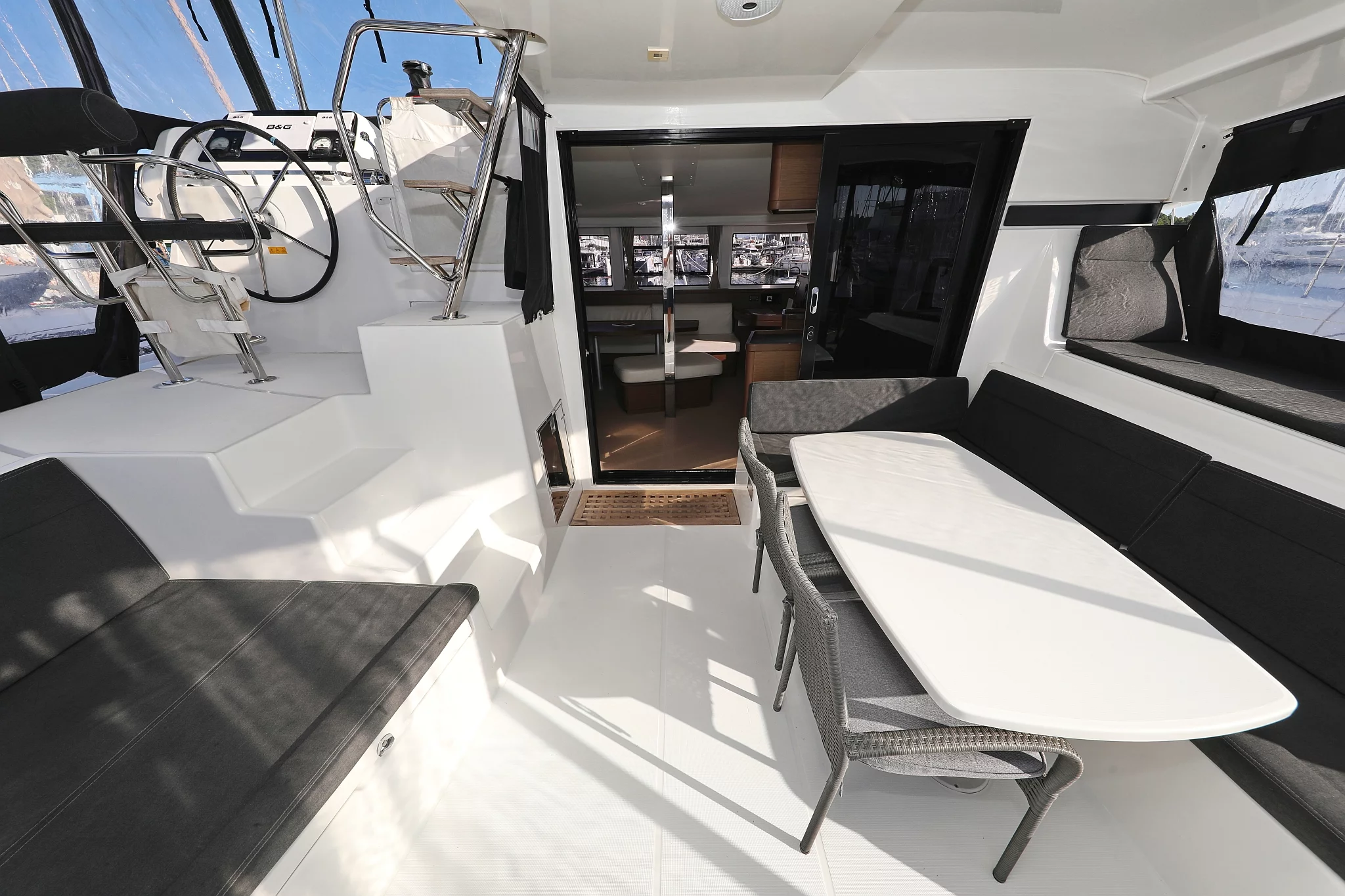 Lagoon 42 - 4 + 2 cab. (Sapphire)  - 24