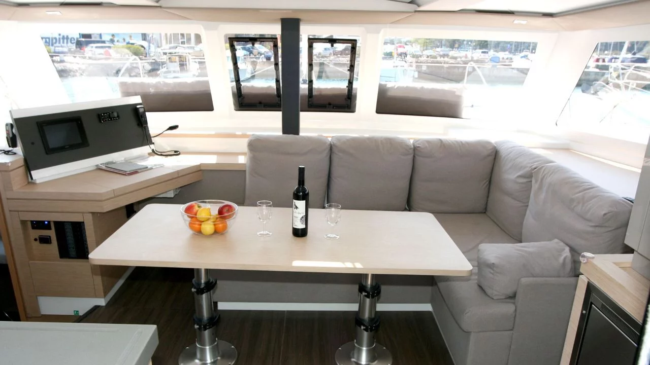 Fountaine Pajot Lucia 40 - 4 cab. (Luna Rossa II)  - 7