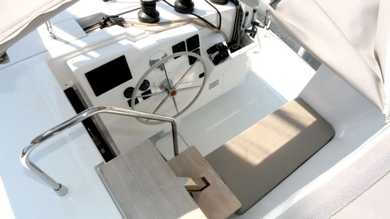Fountaine Pajot Lucia 40 - 4 cab. (Luna Rossa II)  - 9