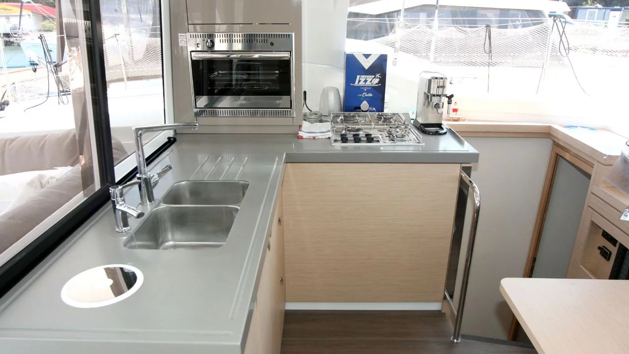 Fountaine Pajot Lucia 40 - 4 cab. (Luna Rossa II)  - 16