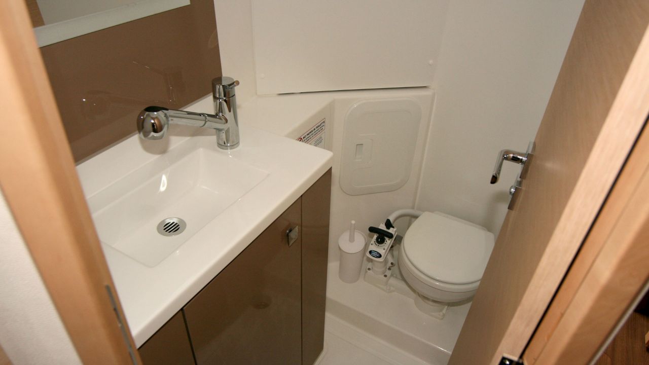 Photo #27 - Fountaine Pajot Lucia 40 - 4 cab. (Luna Rossa II) in Krk - 44543