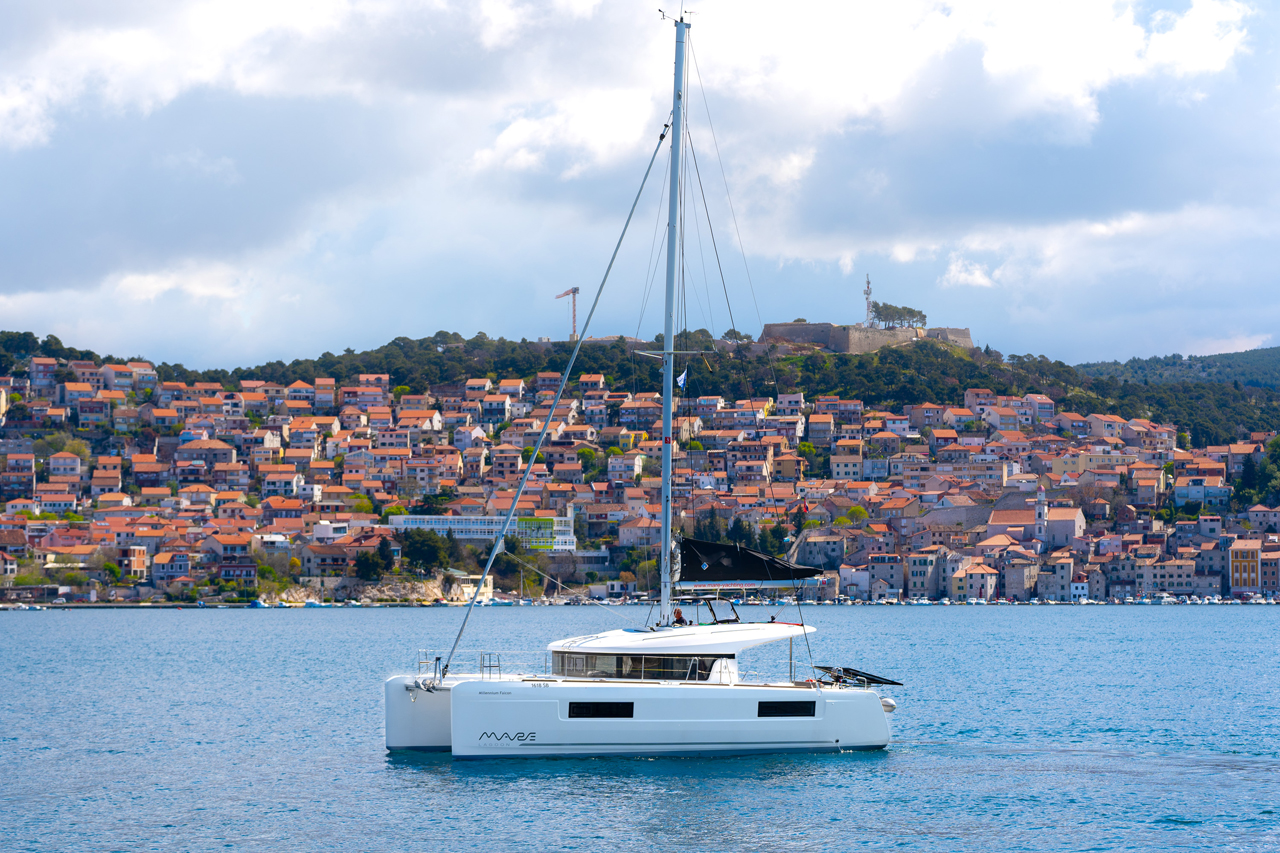 Photo #1 - Lagoon 40 - 3 + 2 cab (Millennium Falcon) in Sibenik - 44551