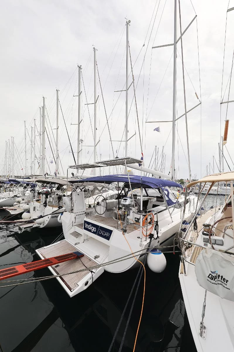 Bavaria C45 Holiday (Indigo)  - 2
