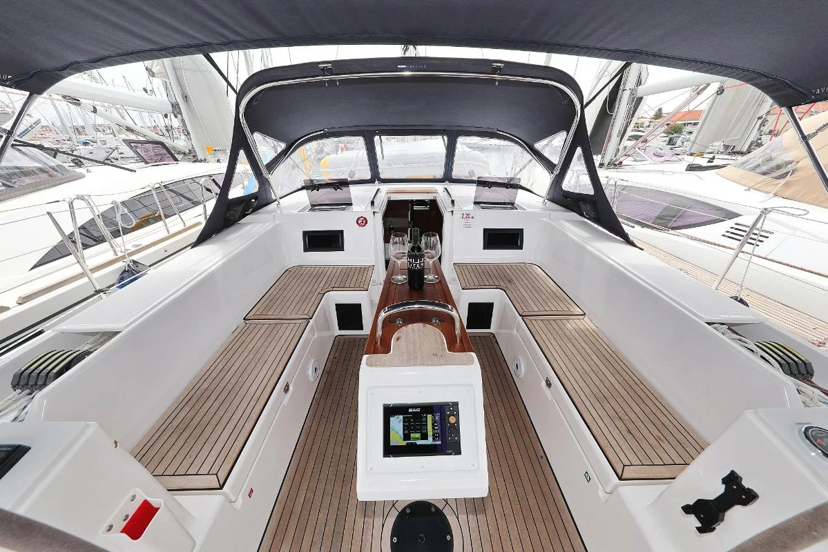 Bavaria C45 Holiday (Indigo)  - 6