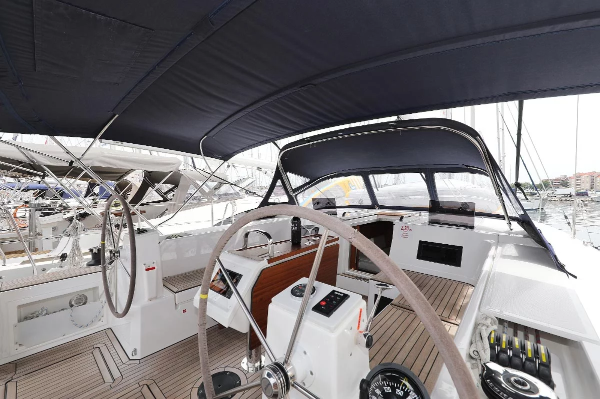Bavaria C45 Holiday (Indigo)  - 7