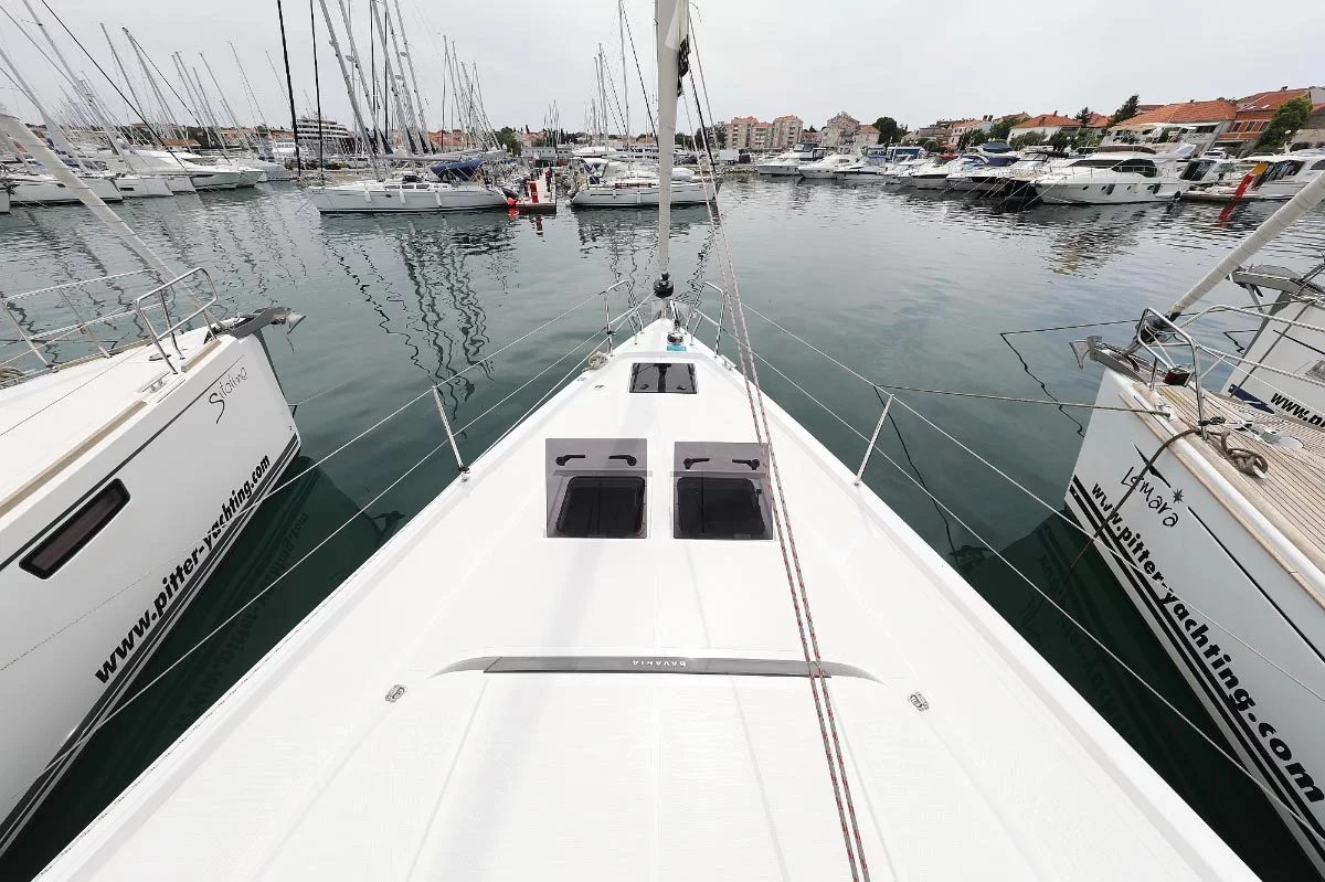 Bavaria C45 Holiday (Indigo)  - 9