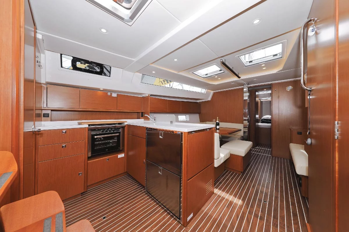 Bavaria C45 Holiday (Indigo)  - 14